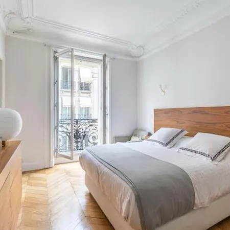 Apartment Luxury Montaigne *