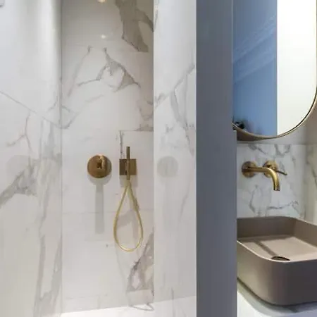 Luxury Montaigne *