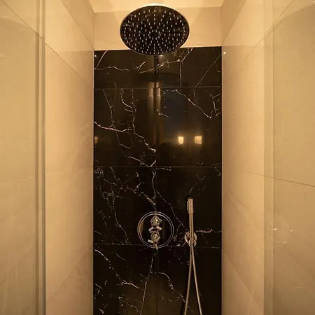 Luxury Montaigne *