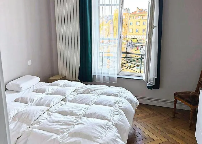 Апартаменты Luxury Parisian Flat